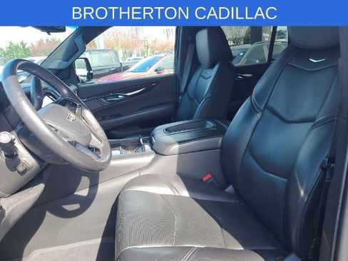 Used 2019 Cadillac Escalade Platinum image 12