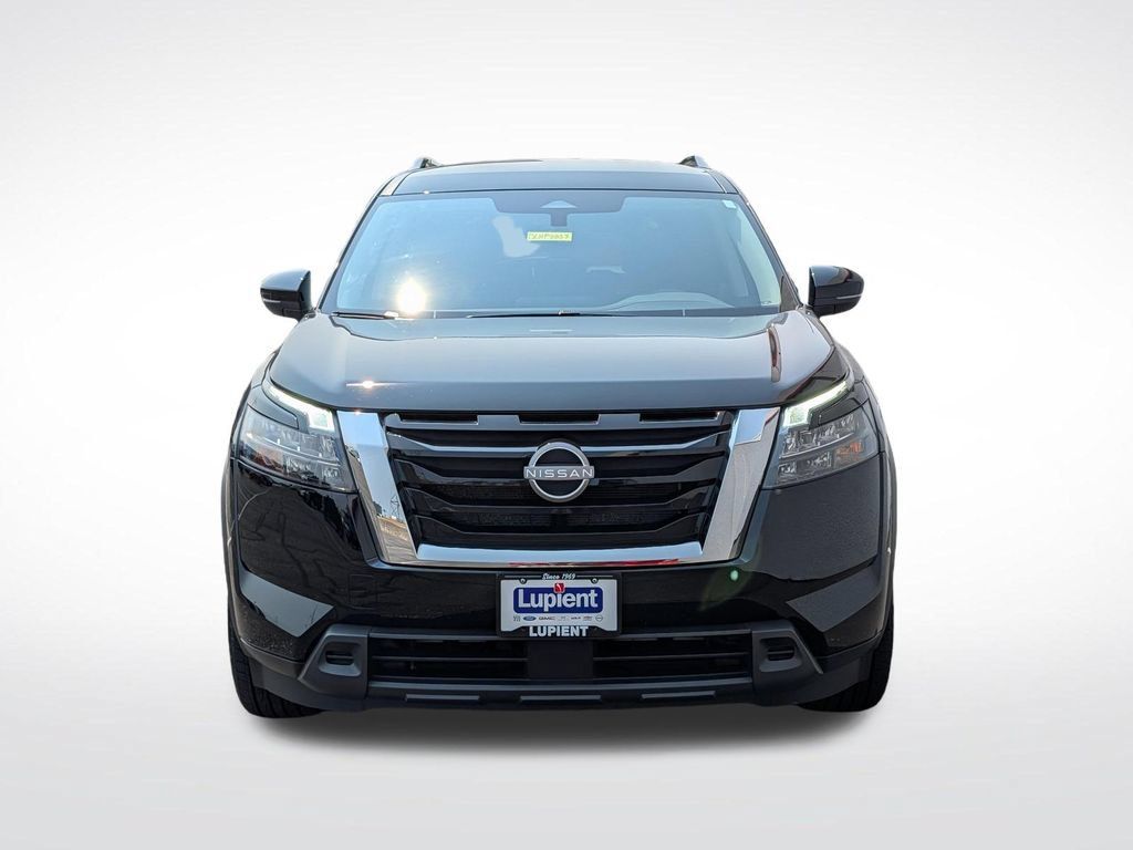 Used 2025 Nissan Pathfinder SV AWD/4WD image 11