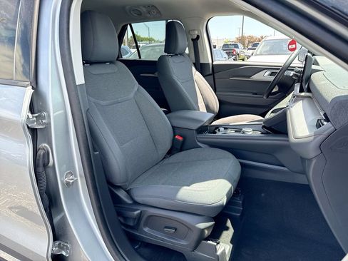 Used 2025 Ford Explorer Active AWD/4WD image 26