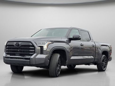 Used 2025 Toyota Tundra Limited image 18