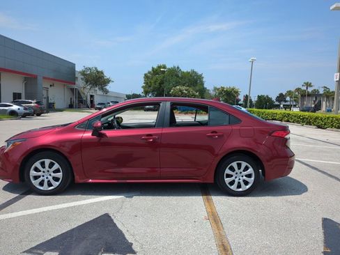 Used 2024 Toyota Corolla LE FWD image 9