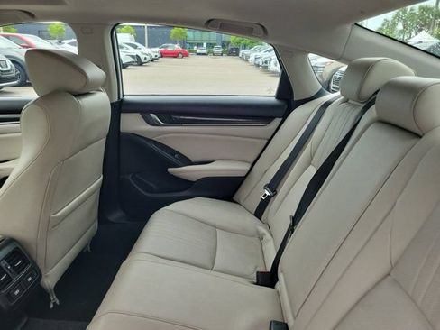 Used 2021 Honda Accord Touring image 12