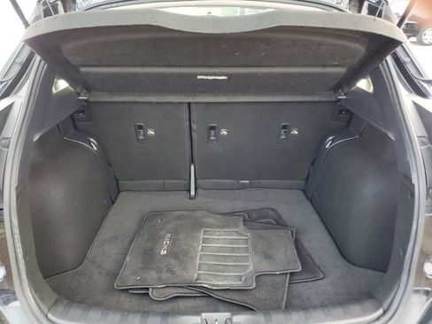 Used 2019 Nissan Kicks SV image 8