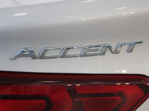 Used 2022 Hyundai Accent SE image 19