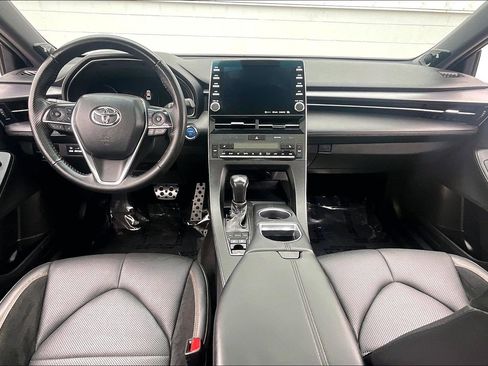 Used 2022 Toyota Avalon XSE image 19