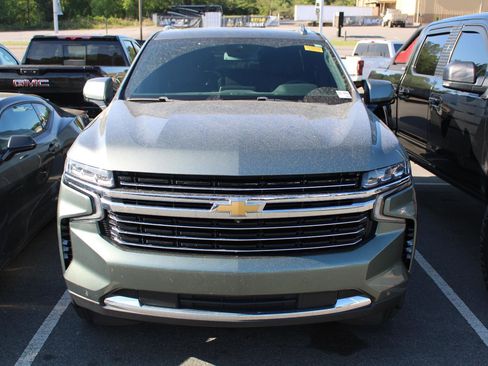 Used 2023 Chevrolet Tahoe LT w/ Luxury Package image 2