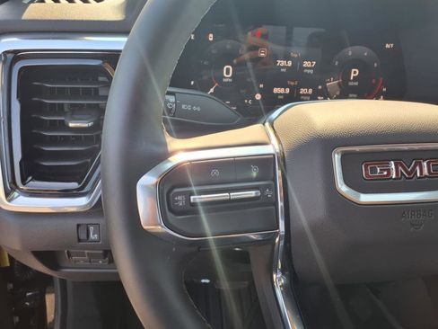 New 2025 GMC Canyon Elevation w/ Convenience Package image 10