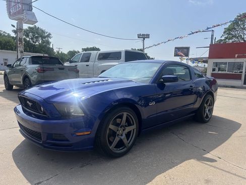 Used 2013 Ford Mustang GT RWD image 3