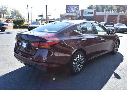 Used 2024 Nissan Altima 2.5 SV image 5