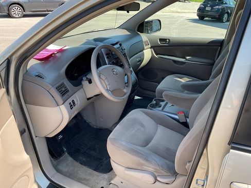 Used 2007 Toyota Sienna LE FWD image 14