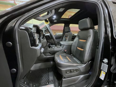 Used 2024 GMC Sierra 2500 AT4 w/ Technology Package image 10