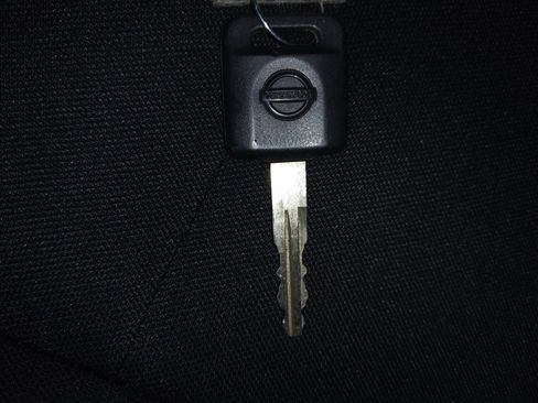 Used 2025 Nissan Versa S w/ Trunk Package FWD image 32