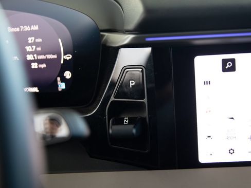 Certified 2024 Porsche Macan 4 Electric AWD/4WD image 15