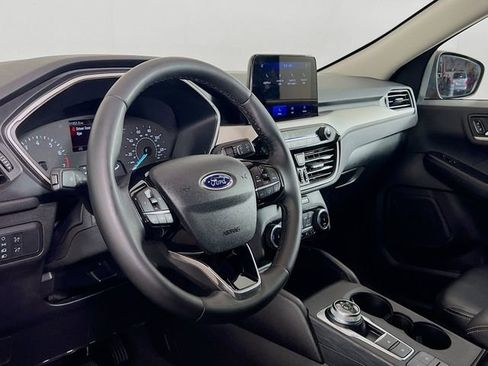 Used 2022 Ford Escape SEL image 19