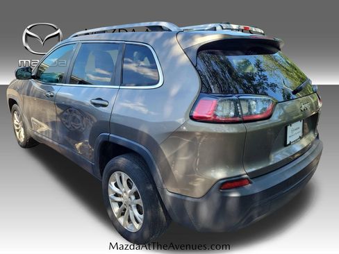 Used 2019 Jeep Cherokee Latitude w/ Popular Appearance Group FWD image 24