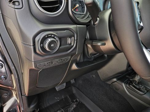 New 2026 Jeep Wrangler Unlimited Sahara AWD/4WD image 14
