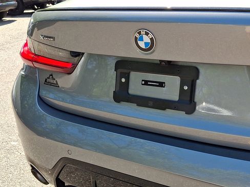 Used 2025 BMW 330i xDrive Sedan w/ M Sport Package AWD/4WD image 17