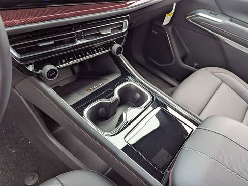 New 2026 Chevrolet Traverse Z71 w/ Enhanced Driving Package AWD/4WD image 11