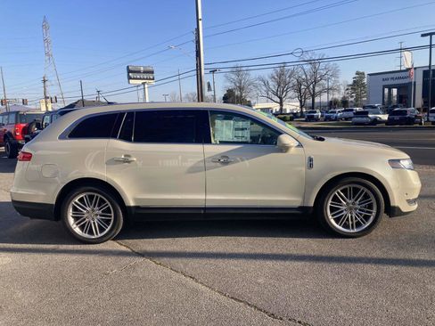 Used 2016 Lincoln MKT AWD w/ Equipment Group 201A image 2