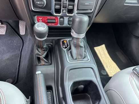 Used 2022 Jeep Gladiator Mojave w/ Cold Weather Group AWD/4WD image 26
