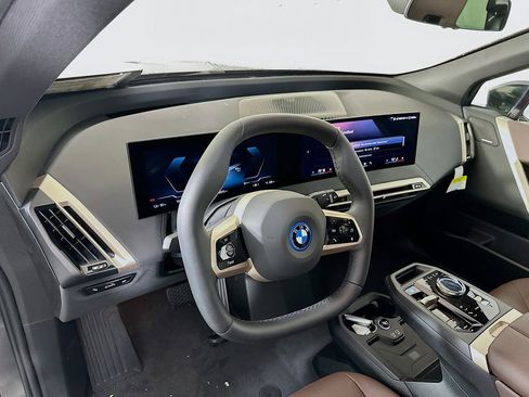 Used 2025 BMW iX xDrive50 image 11