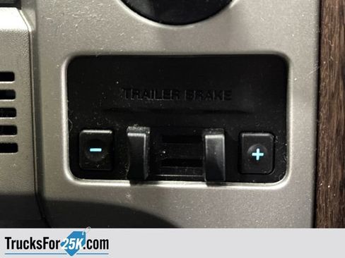 Used 2014 Ford F150 Lariat w/ Lariat Chrome Package image 23