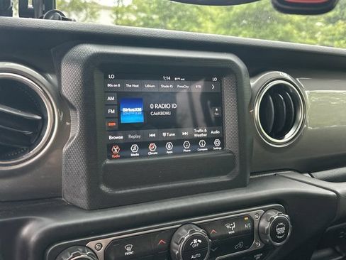Used 2020 Jeep Gladiator Overland w/ Safety Group AWD/4WD image 31