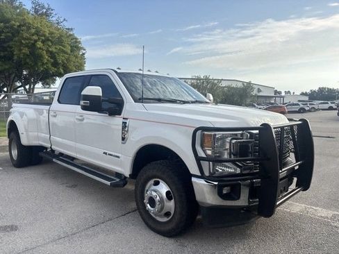 Used 2022 Ford F350 Lariat w/ Lariat Value Package AWD/4WD image 3