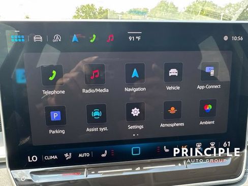 Used 2025 Volkswagen Tiguan SE FWD image 19