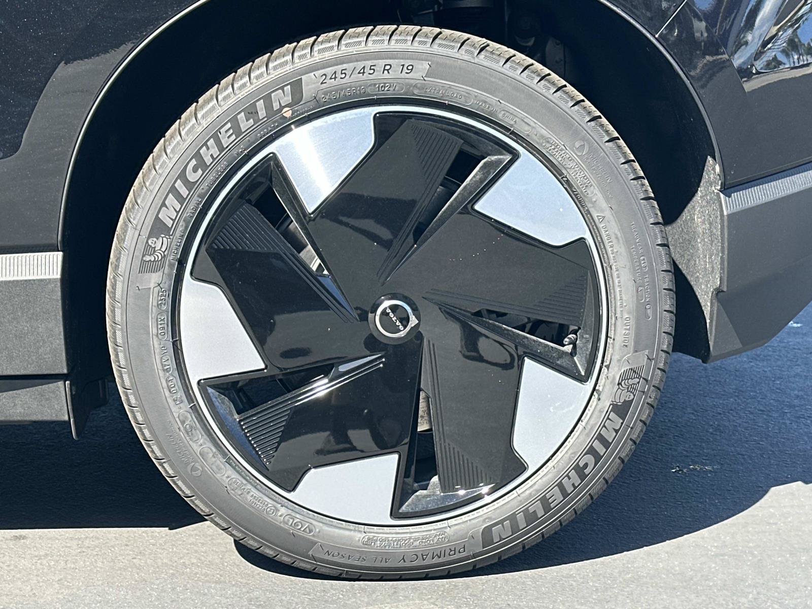 New 2026 Volvo EX30 Plus AWD/4WD image 23