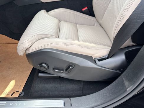 New 2026 Volvo XC90 B6 Ultra w/ Lounge Package AWD/4WD image 8