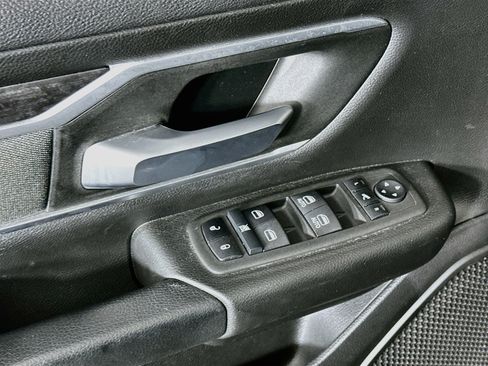 Used 2022 RAM 1500 Big Horn AWD/4WD image 15