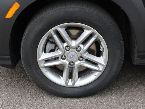 Used 2023 Hyundai Kona SE w/ Cargo Package AWD/4WD image 11