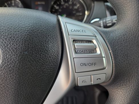 Used 2015 Nissan Rogue SV AWD/4WD image 25