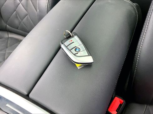 Used 2023 BMW X5 xDrive40i w/ Parking Assistance Package AWD/4WD image 21