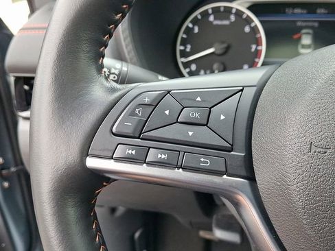 Used 2025 Nissan Sentra SR w/ SR Premium Package image 22