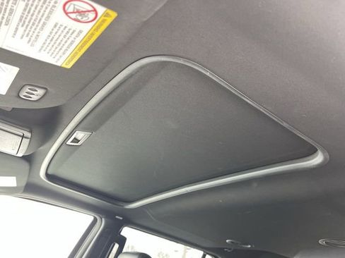 Used 2017 Lincoln Navigator Select image 22