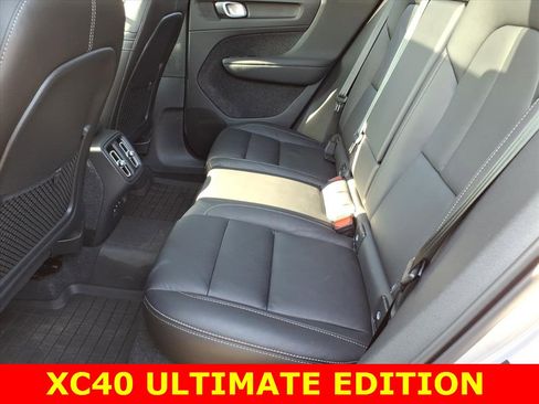 Used 2024 Volvo XC40 B5 Ultimate image 12