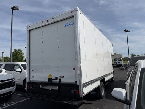 New 2026 Chevrolet Express 4500 w/ Power Convenience Package RWD image 7