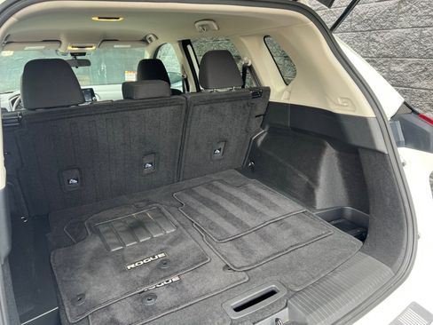 Used 2024 Nissan Rogue S image 21