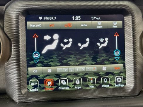 Used 2023 Jeep Wrangler Unlimited AWD/4WD image 35