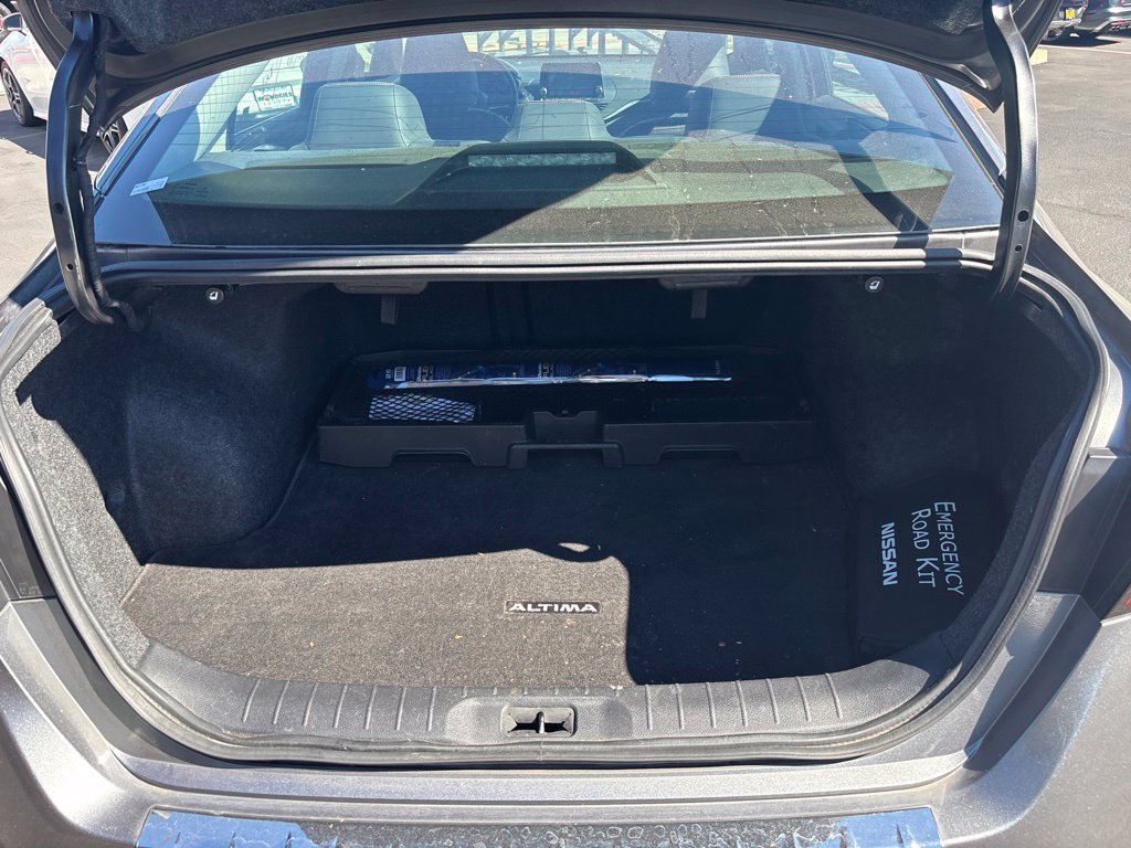 Used 2022 Nissan Altima 2.5 SR w/ Midnight Edition Package FWD image 10