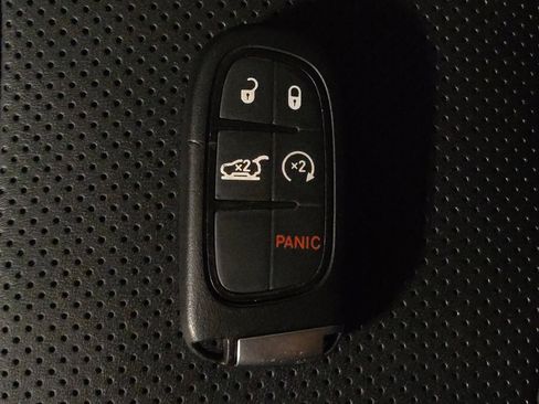 Used 2022 Jeep Cherokee Latitude Lux AWD/4WD image 32
