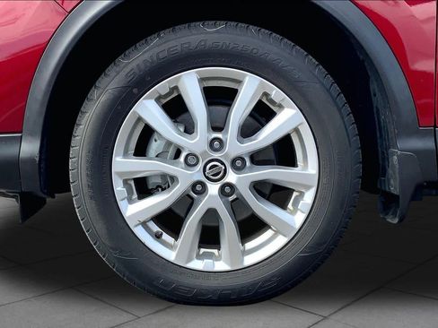 Used 2022 Nissan Rogue Sport SV FWD image 10