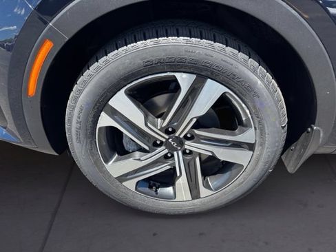 Certified 2023 Kia Sorento EX AWD/4WD image 9