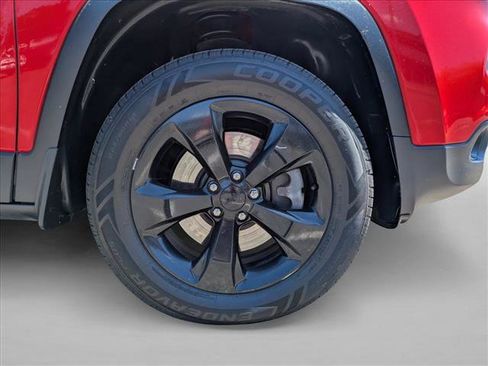 Used 2017 Jeep Cherokee High Altitude AWD/4WD image 22