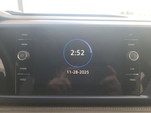 Used 2024 Volkswagen Taos SE w/ Panoramic Sunroof Package image 28