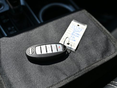 Used 2024 Nissan Altima 2.5 SV FWD image 27