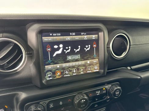Used 2022 Jeep Wrangler Unlimited Sahara w/ Dual Top Group AWD/4WD image 15