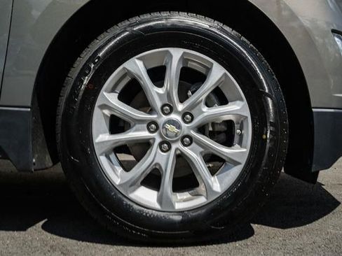 Used 2018 Chevrolet Equinox LT w/ Sun & Infotainment Package image 18